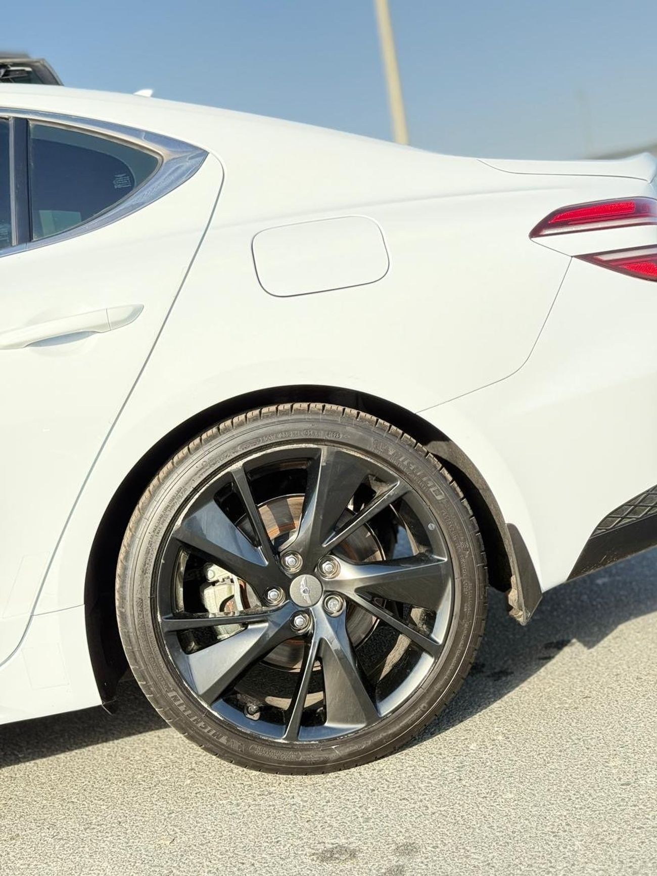 Genesis G70 Platinum 2.0L RWD