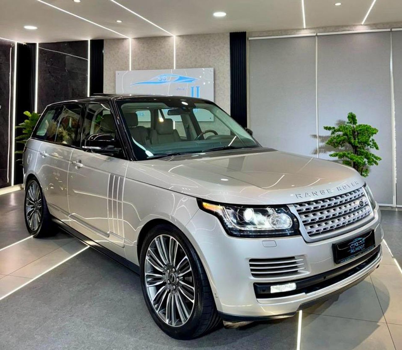 لاند روفر رينج روفر Autobiography 5.0L (510 HP) AUTOBIOGRAPHY GOLDEN RR VOGUE || GCC || SUPERCHARGED || TOP OPTIONS || F