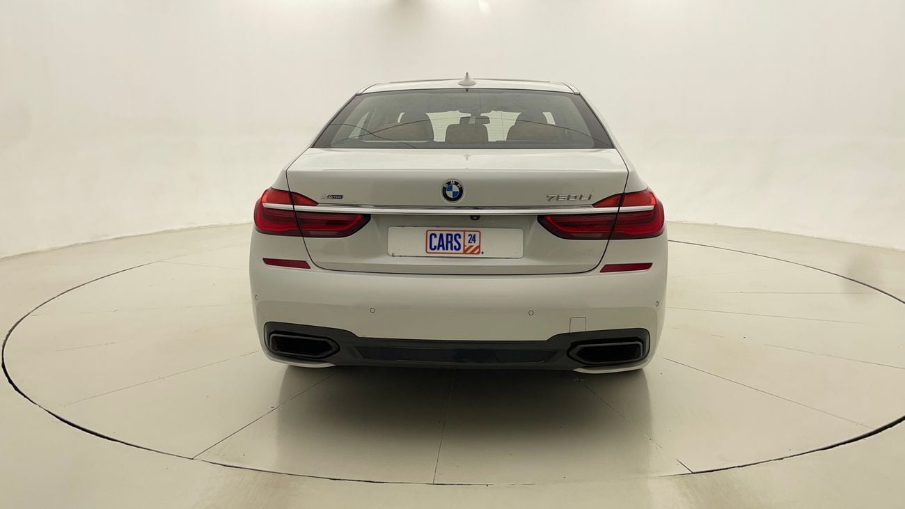 بي أم دبليو 750Li M SPORT 4.4 | بدون دفعة مقدمة | اختبار القيادة في المنزل