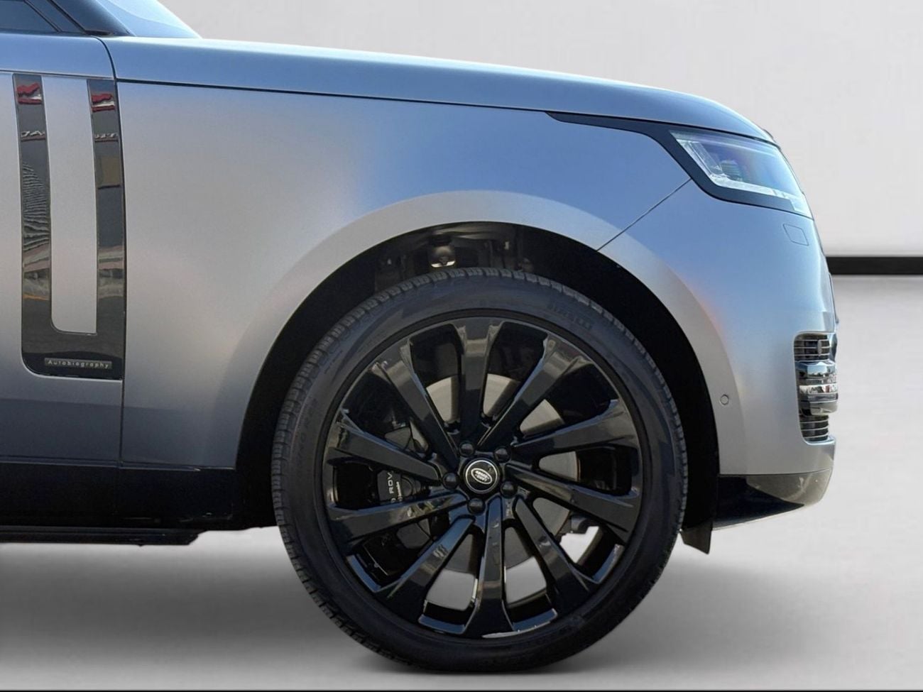 لاند روفر رينج روفر AED 10,240 P.M | 0% DOWN PAYMENT | RANGE ROVER VOGUE AUTOBIOGRAPHY | 4.4L TWIN-TURBO V8 – 523 HP | F