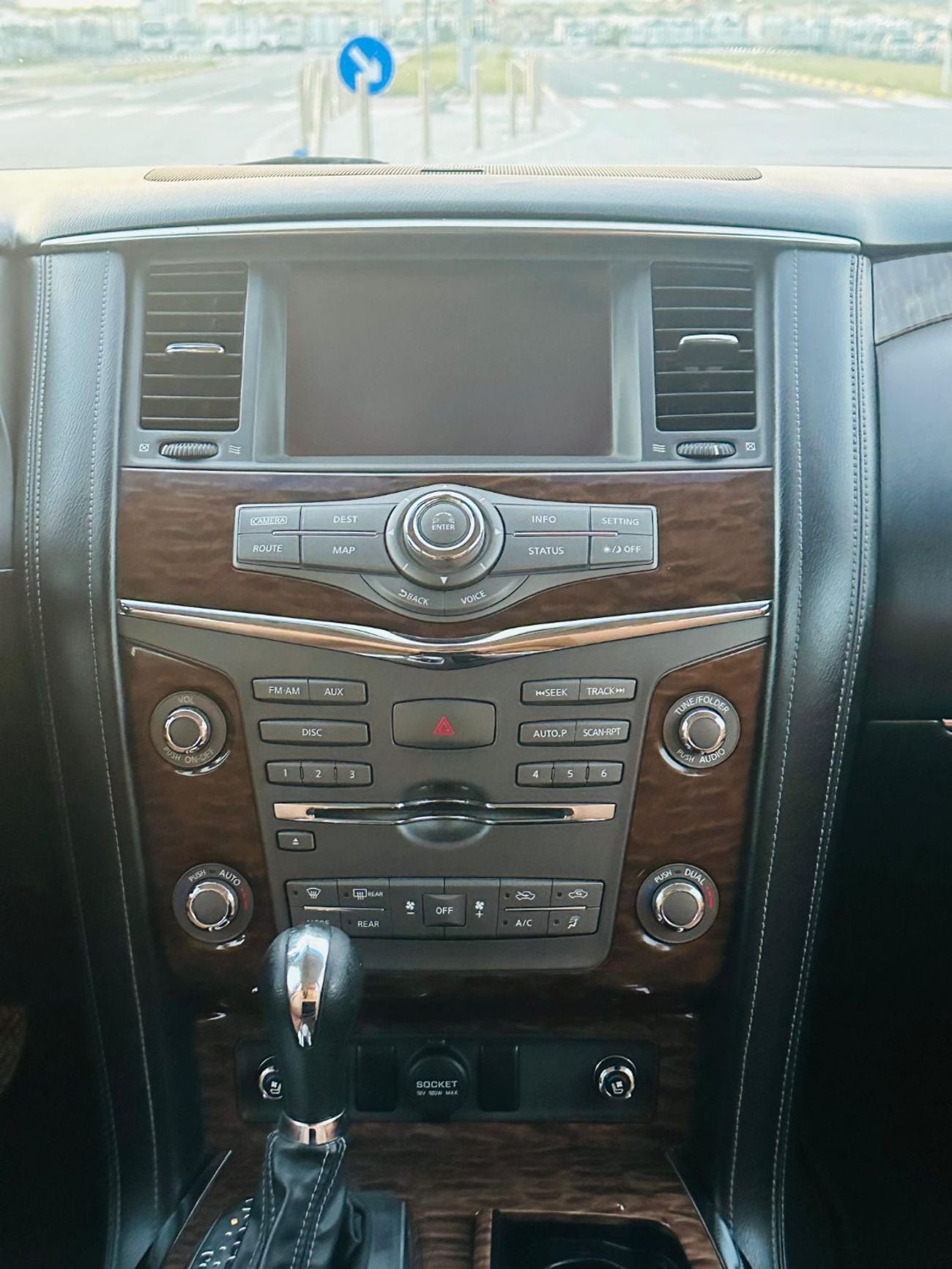 نيسان باترول LE Platinum City 5.6L