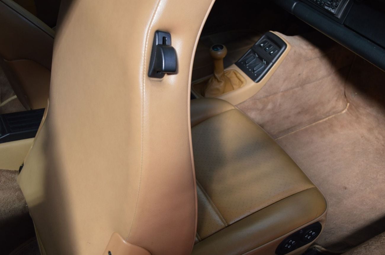 Porsche 911 964 Carrera 4 Coupe