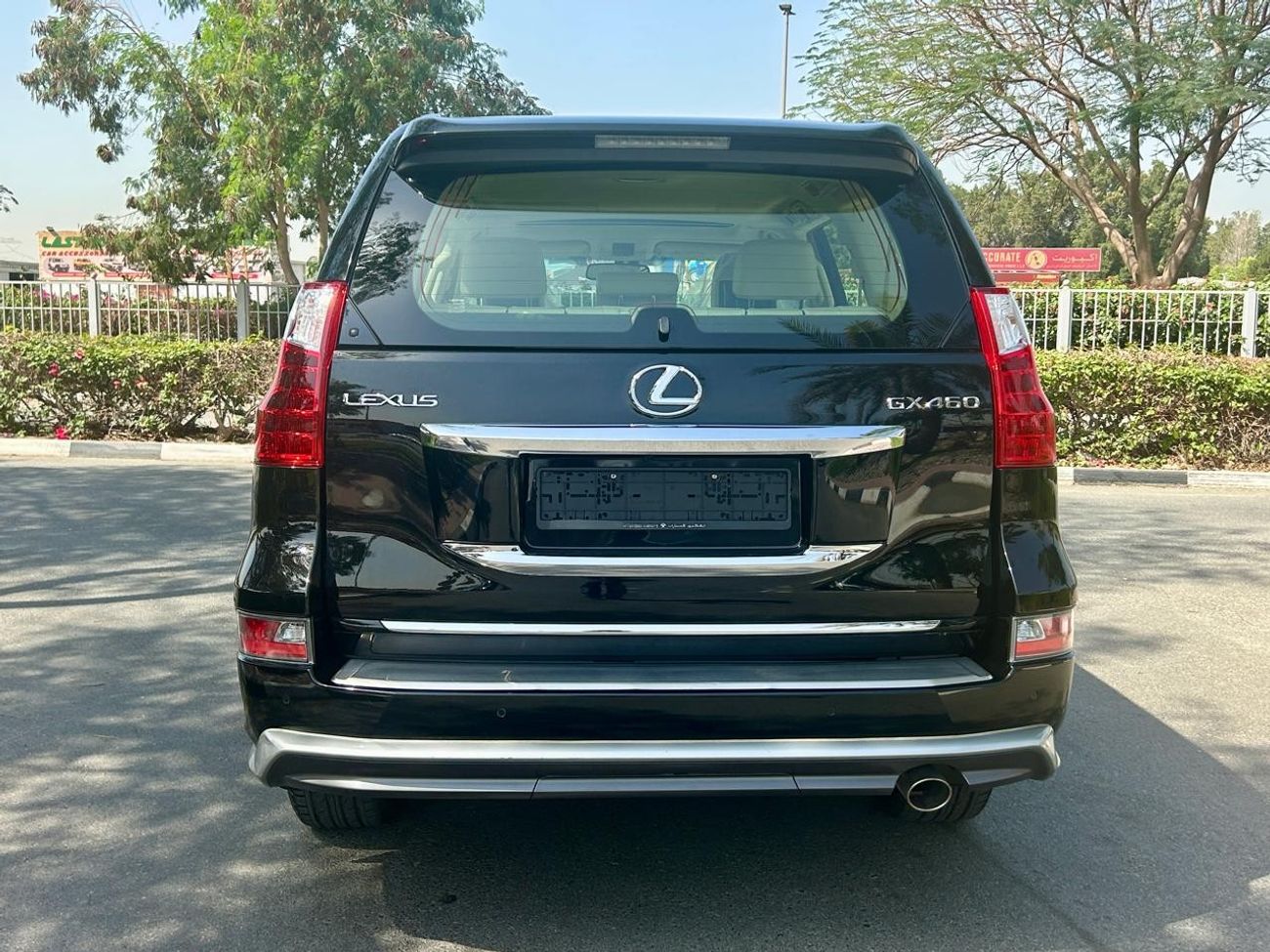 Lexus GX460 Platinum 4.6L FULL OPTION 2017 GCC LOW MILEAGE SINGLE OWNER WITH FSH IN MINT CONDITION