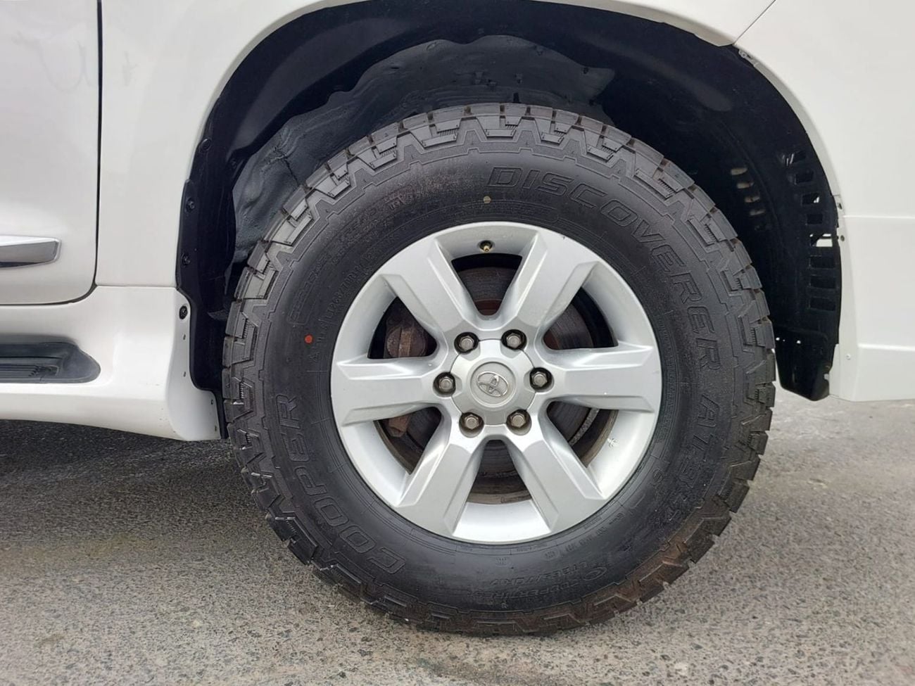 Toyota Land Cruiser TOYOTA LAND CRUISER PRADO SUV RHD 2016 MODEL 2.8 L DIESEL AUTOMATIC(PM18328)