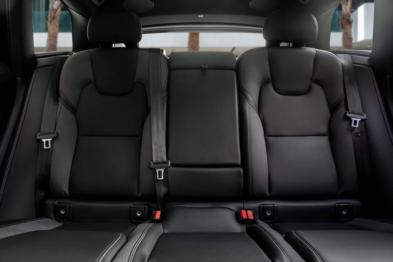 فولفو XC 60 B5 ULTIMATE DARK XC60 B5 Ultimate Dark | 2,448 P.M | 0% Downpayment | WARRANTY