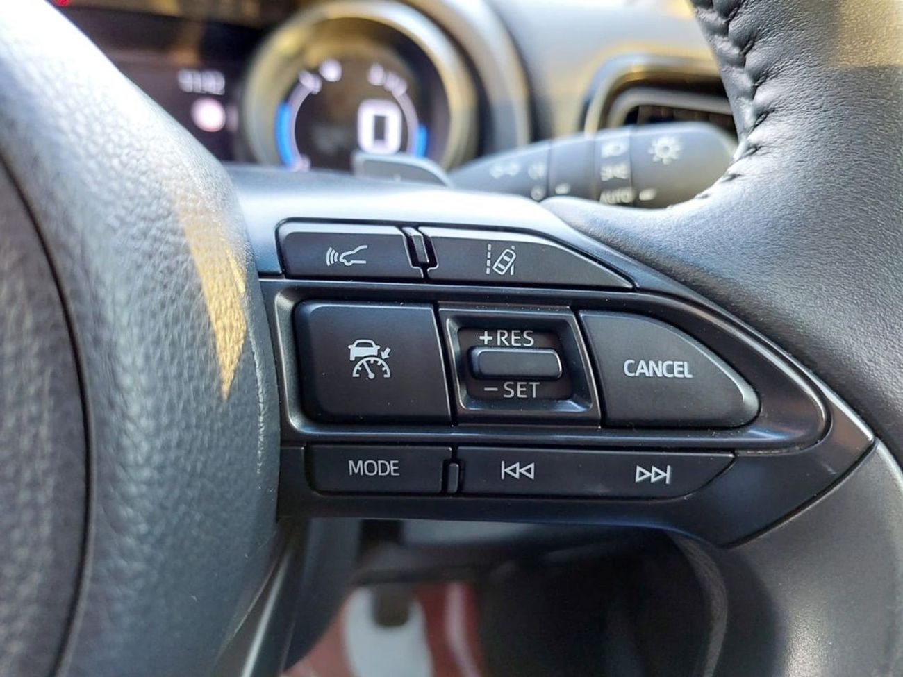 Toyota Yaris Cross TOYOTA YARIS CROSS SUV RHD 2022 MODEL 1.5 L PETROL AUTOMATIC(PM06671)