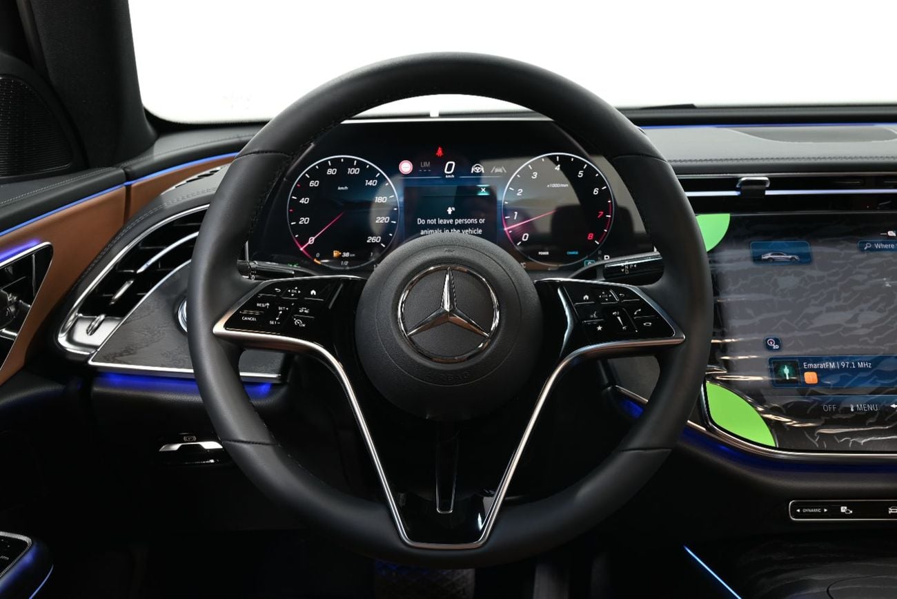 مرسيدس بنز E200 STANDARD مرسيدس بنز E 200 بريميوم موديل 2026، ضمان لمدة عام، حالة ممتازة، جديدة تماماً