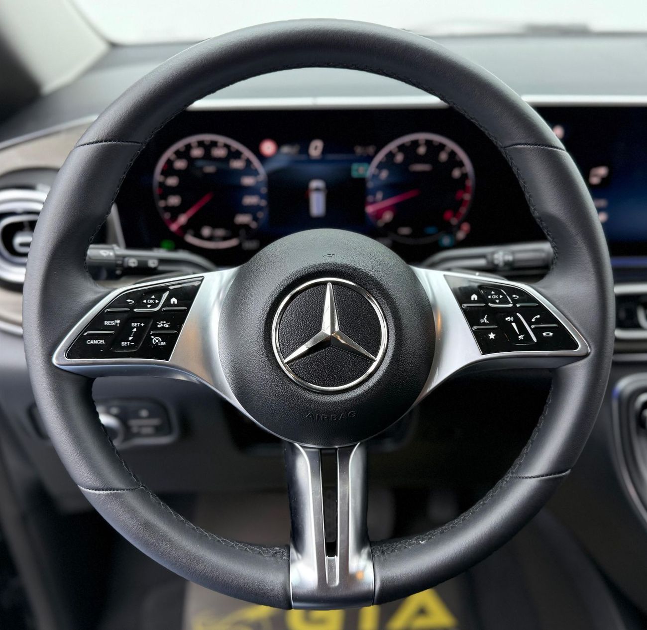 Mercedes-Benz V 300 2025 Mercedes Benz V300, 3 Years Warranty + Service Pack, Full MB Service History, Very Low Km, GCC