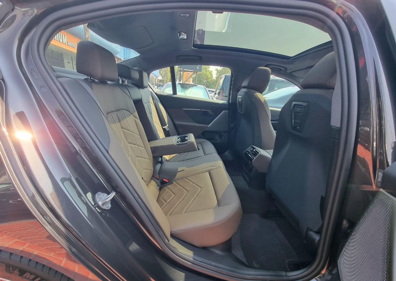 BMW 520i Executive 1.6L Warranty & Service 2024 GCC