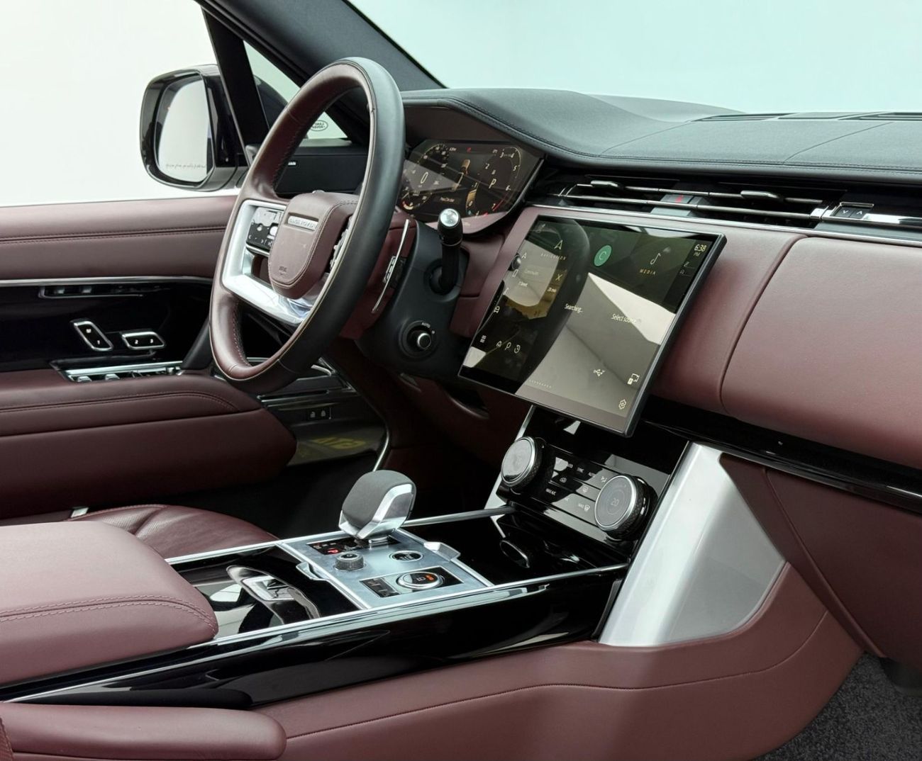 لاند روفر رينج روفر HSE P530 4.4L 2023 Range Rover Vogue P530 HSE, 2028 Range Rover Warranty + Service Pack, GCC