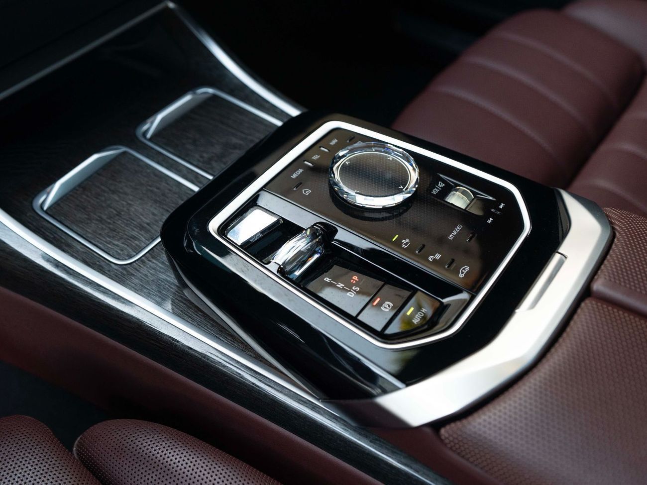 بي أم دبليو 740i 740i ///M PACK