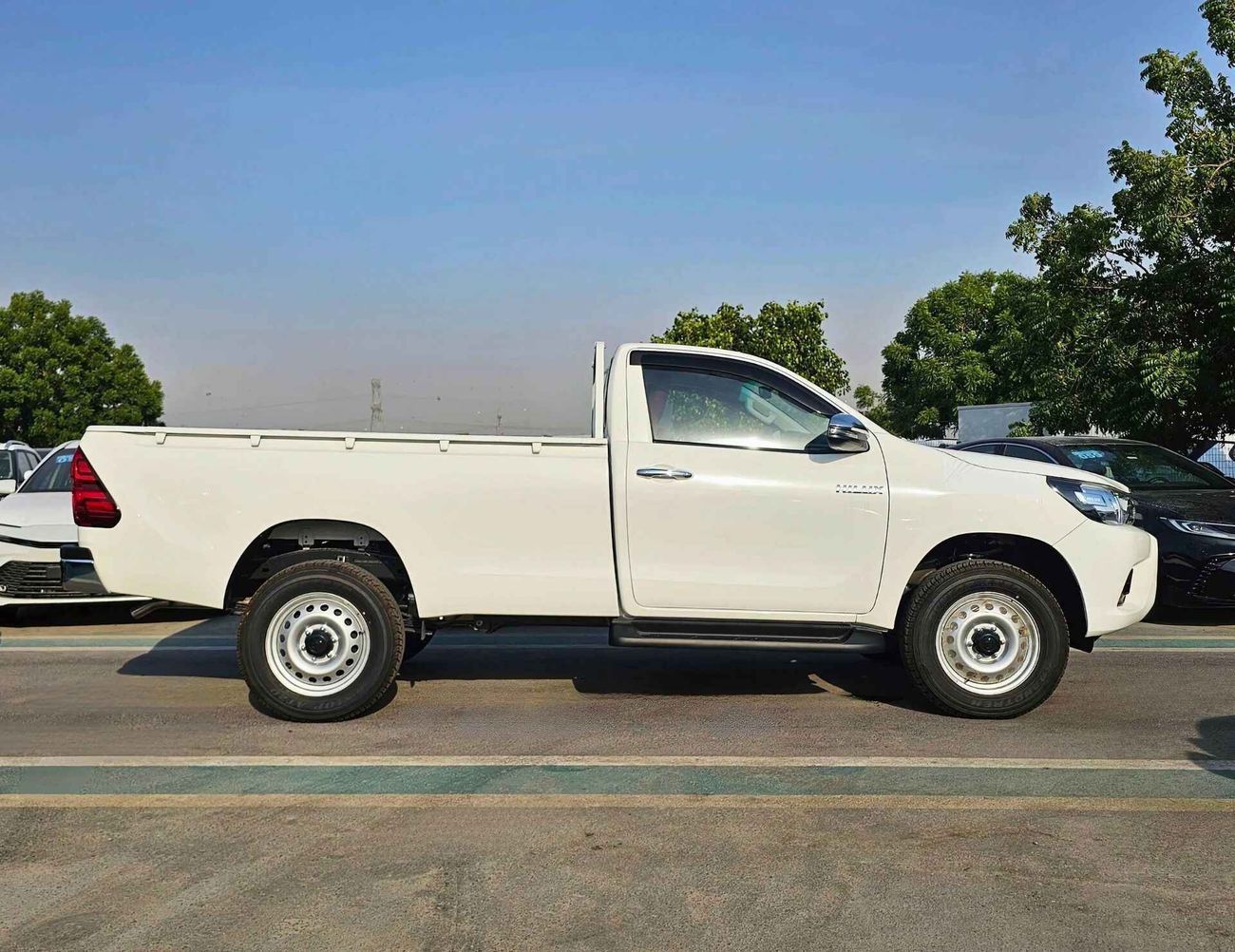 Toyota Hilux SINGLE CABIN/ 5+2 HOOKS LONG BODY/ 2.4L DIESEL M/T/V4 4WD/BASIC WITH POWER WINDOWS/CODE#DMSC