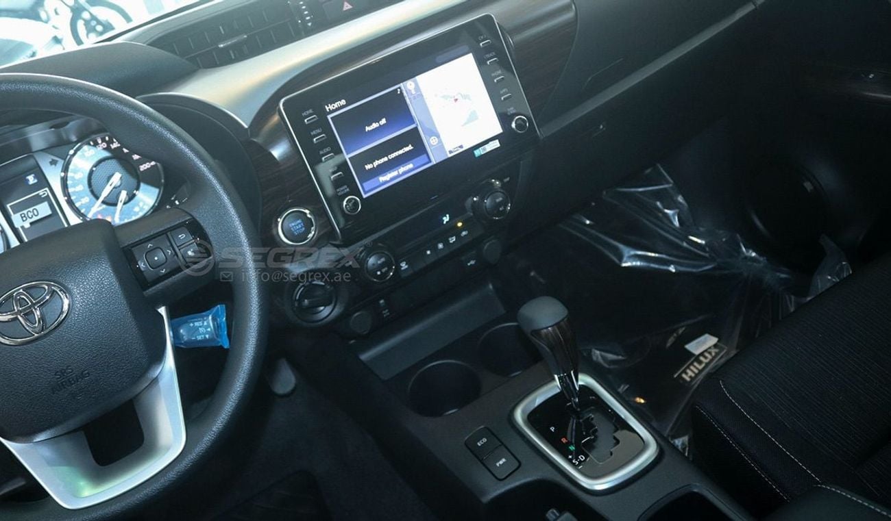تويوتا هيلوكس SR5 DC . 4.0L . Petrol . 4WD . 6-Speed Automatic . 5 Seats . 4 Doors