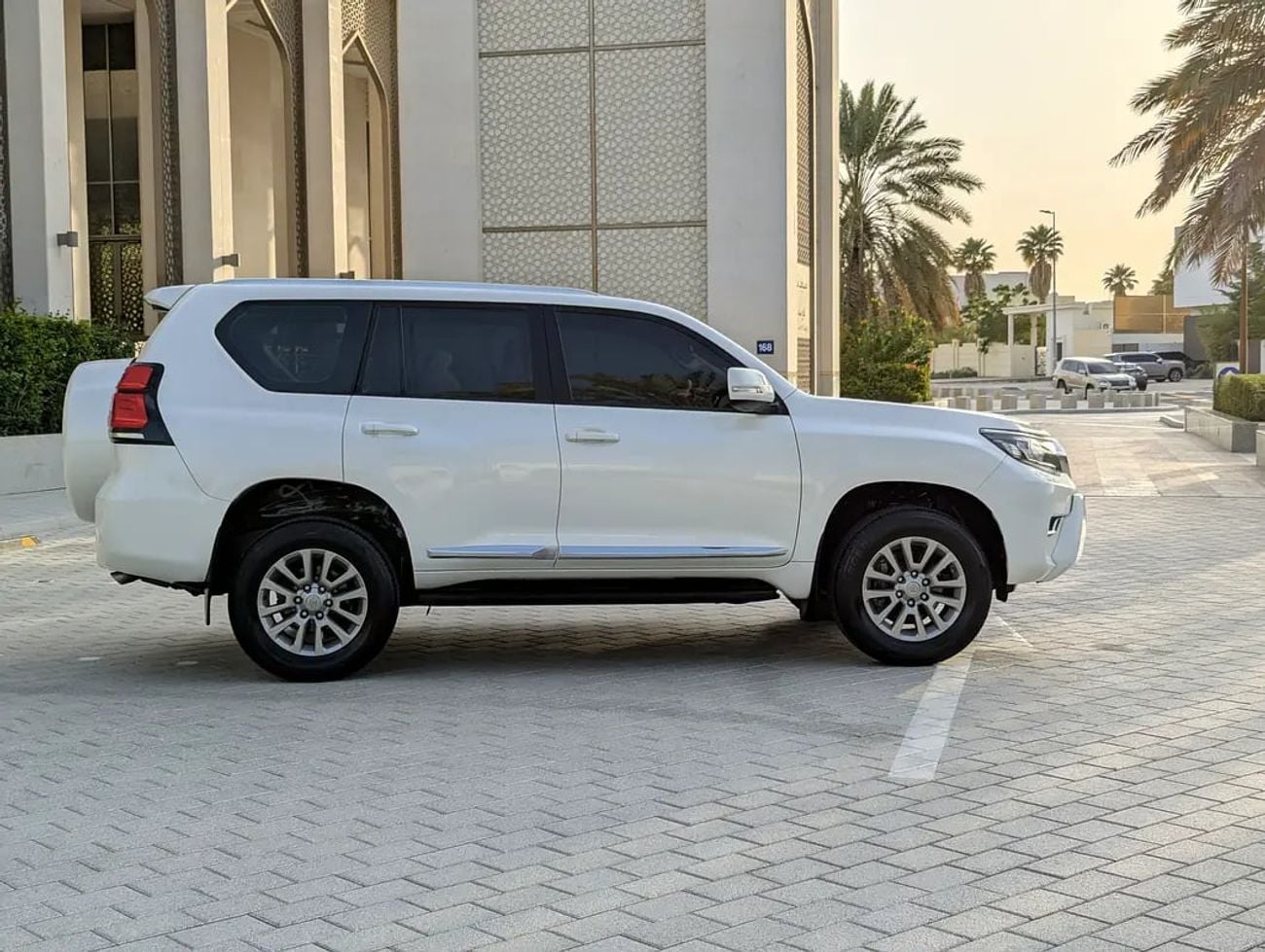 Toyota Prado EXR V6 4.0L GCC Specs | Excellent Condition | Powerful 4WD SUV