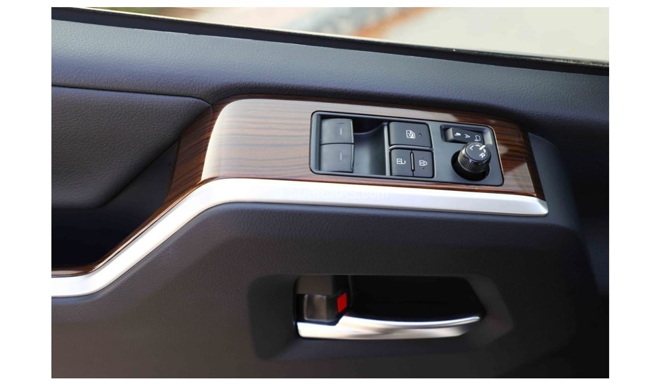 Toyota Granvia 2023 Toyota Granvia 3.5L V6 6 Seats LH HIGH P AT - White inside black & beige