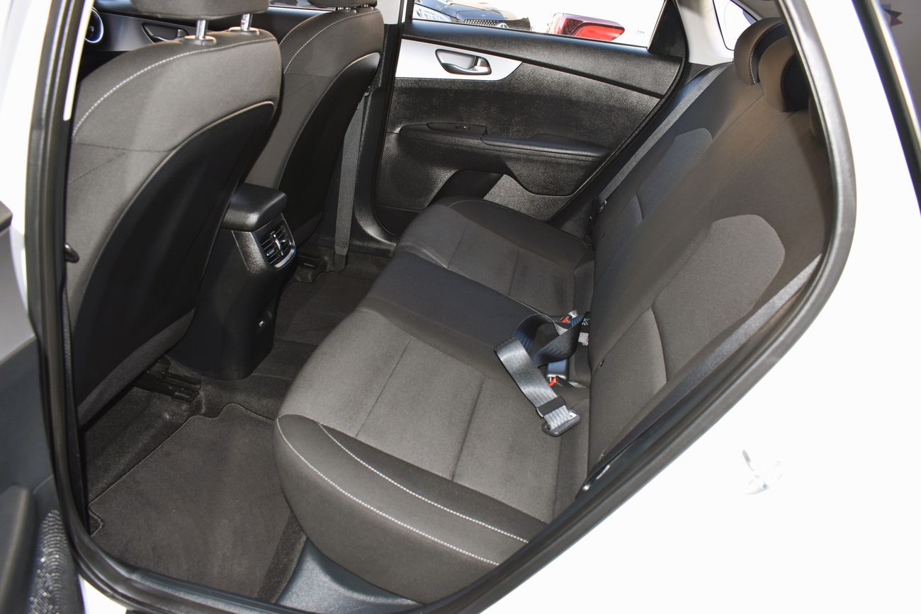 Kia Cerato AED 929 PM | 1.6L LX GCC DEALER WARRANTY