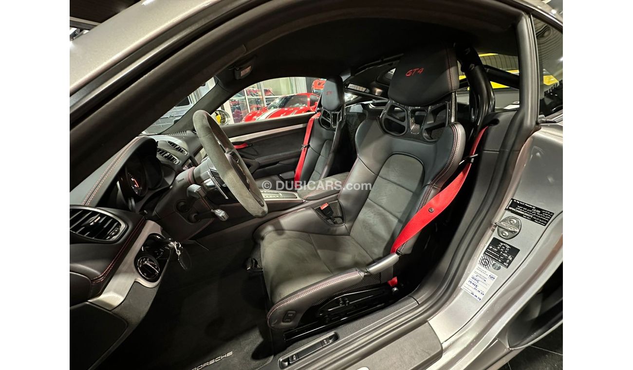 Porsche 718 Cayman GT4