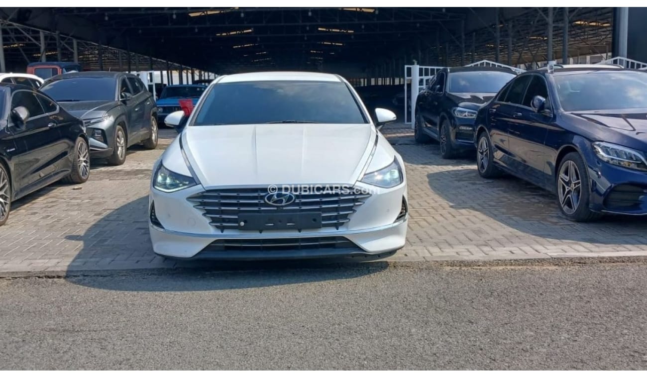 Used Hyundai Sonata Hybrid 2021 2021 for sale in Dubai - 677583