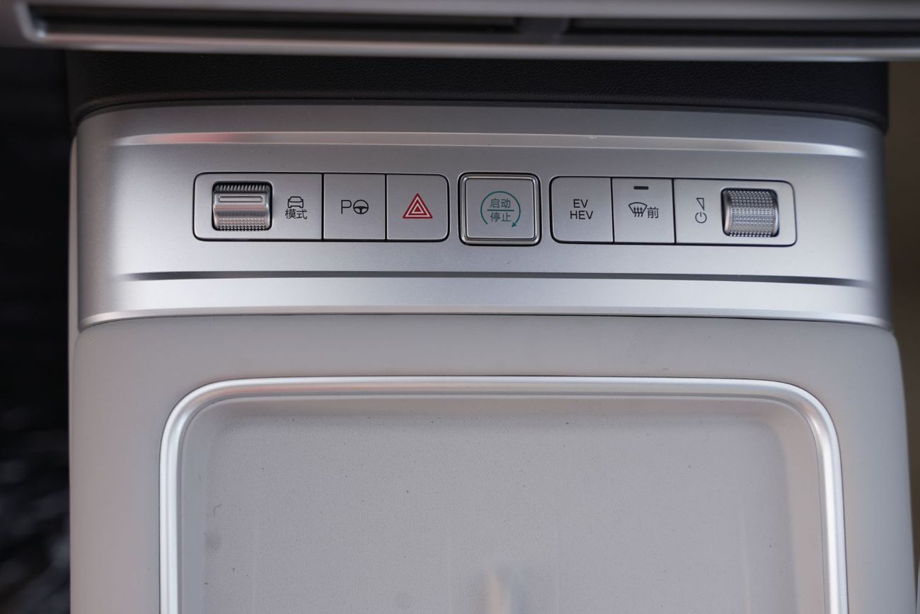 بي واي دي ليوبارد تيتانيوم 7 BYD Formula Leopard Titanium 7 2025  190KM 4WD Ultra Edition