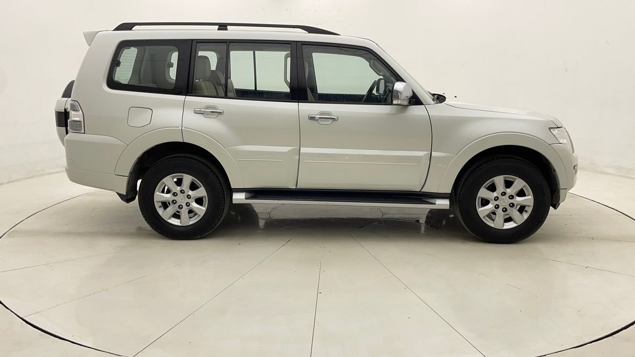 ميتسوبيشي باجيرو GLS MID 3.5 | بدون دفعة مقدمة | اختبار القيادة في المنزل