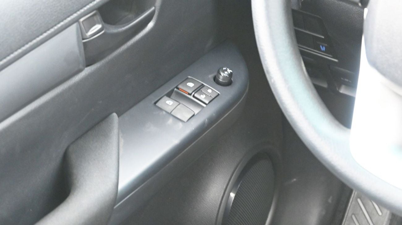 تويوتا هيلوكس Toyota Hilux 2024 Single Cab 2.4L Diesel Transmission Manual 5 Cargo Hooks White outside Black insid