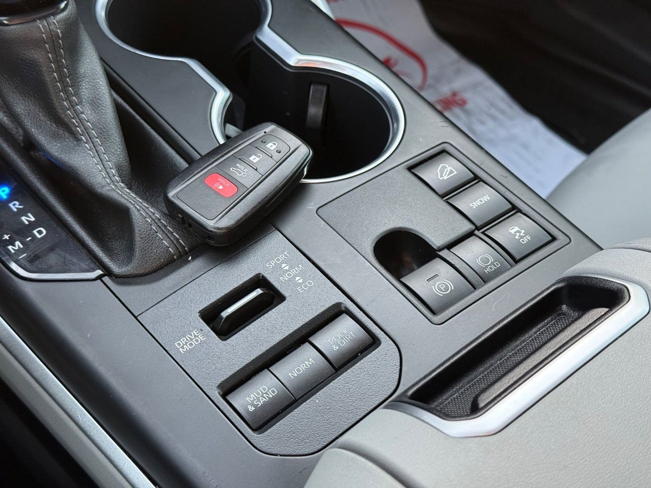 Toyota Highlander 2024 TOYOTA HIGHLANDER XLE 4x4 FULL. OPTIONS IMPORTED FROM USA