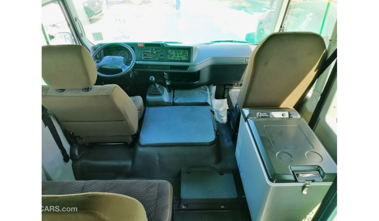 تويوتا كوستر 22 seats with fridge and 3 point seat plat