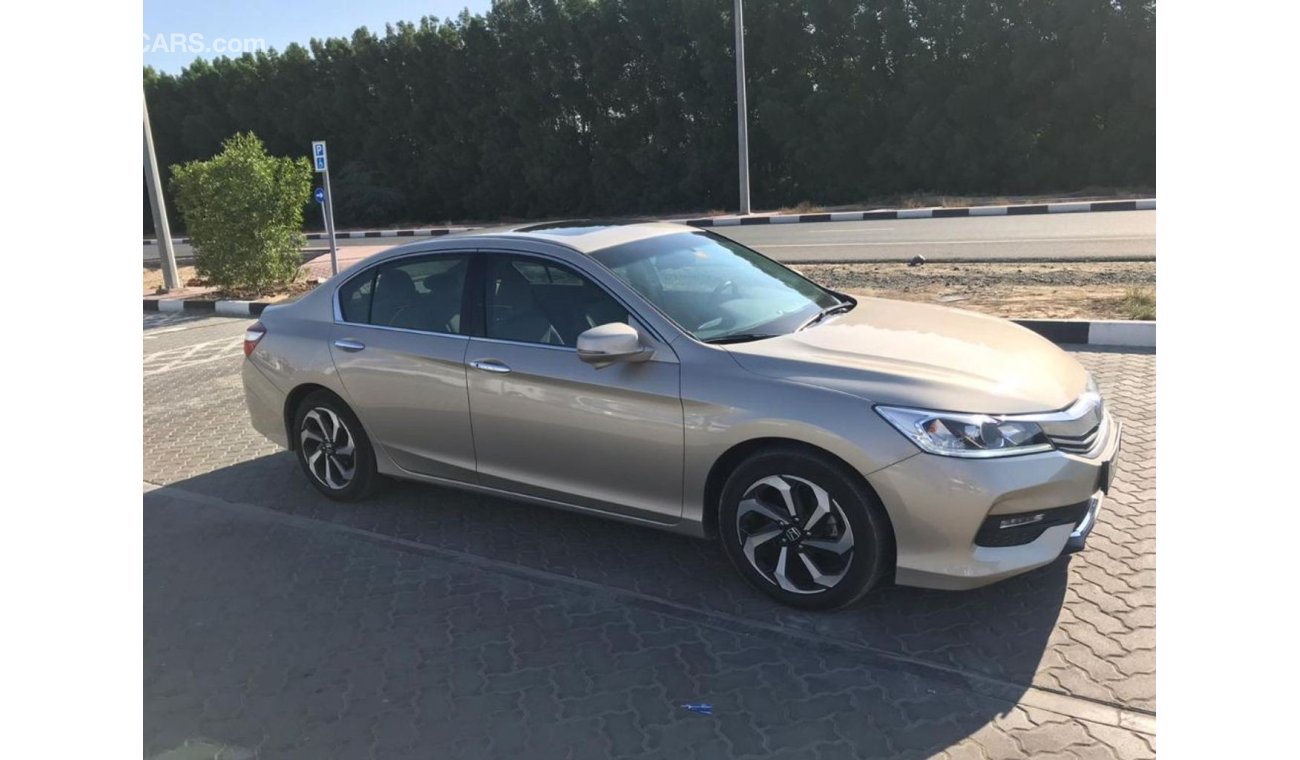 Honda Accord 2017 gcc full option orginal pint