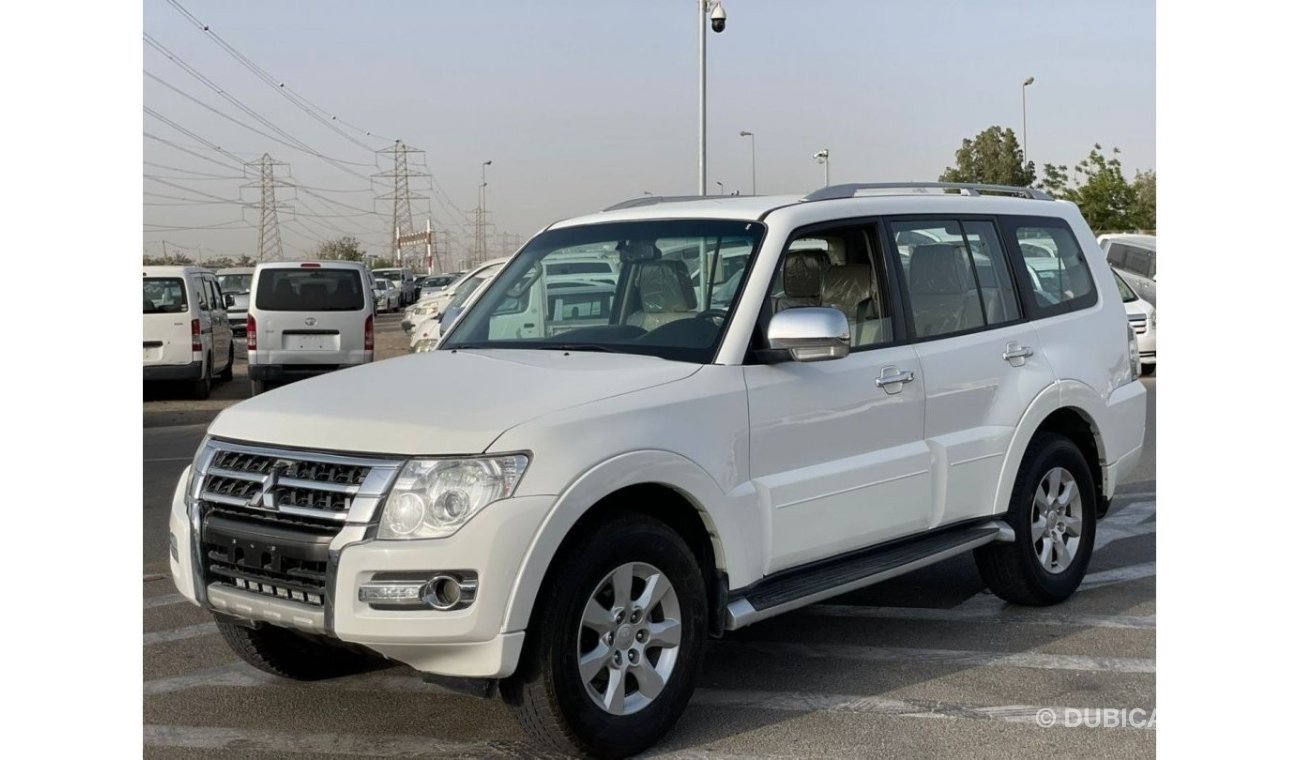 ميتسوبيشي باجيرو 2016 Mitsubishi Pajero 4x4 GLS MidOption / 100% Accident free