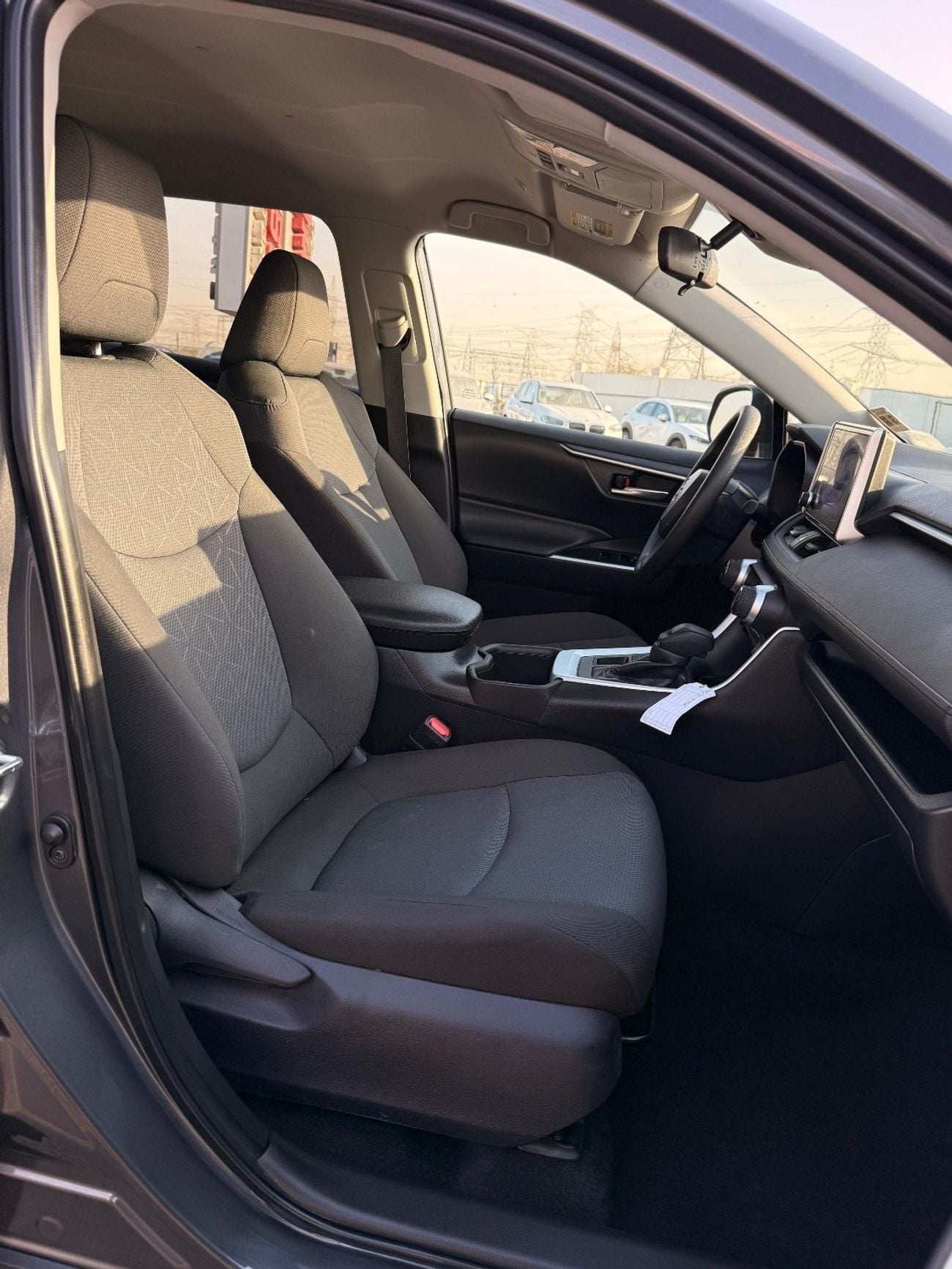Toyota RAV4 XLE 2.5 L AWD Full Option 2025