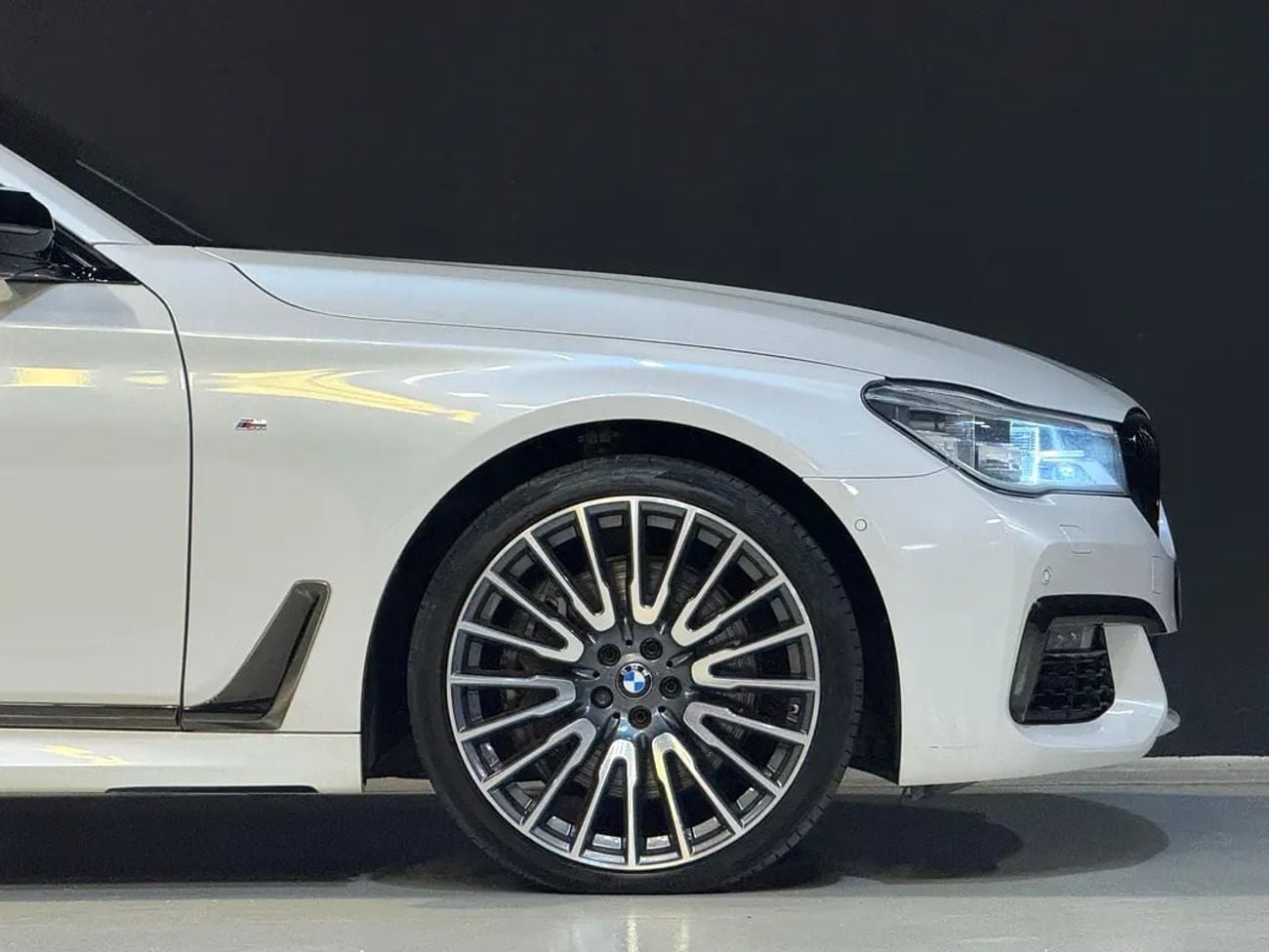BMW 750Li 750Li xDrive M Sport | GCC | 4.4L V8 | Luxury