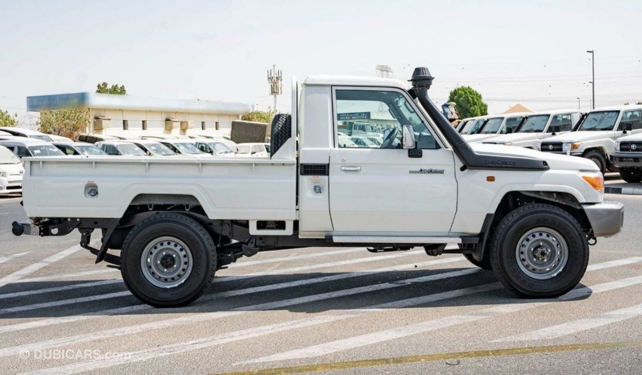 تويوتا لاند كروزر بيك آب Land cruiser single cabin 4.5L diesel