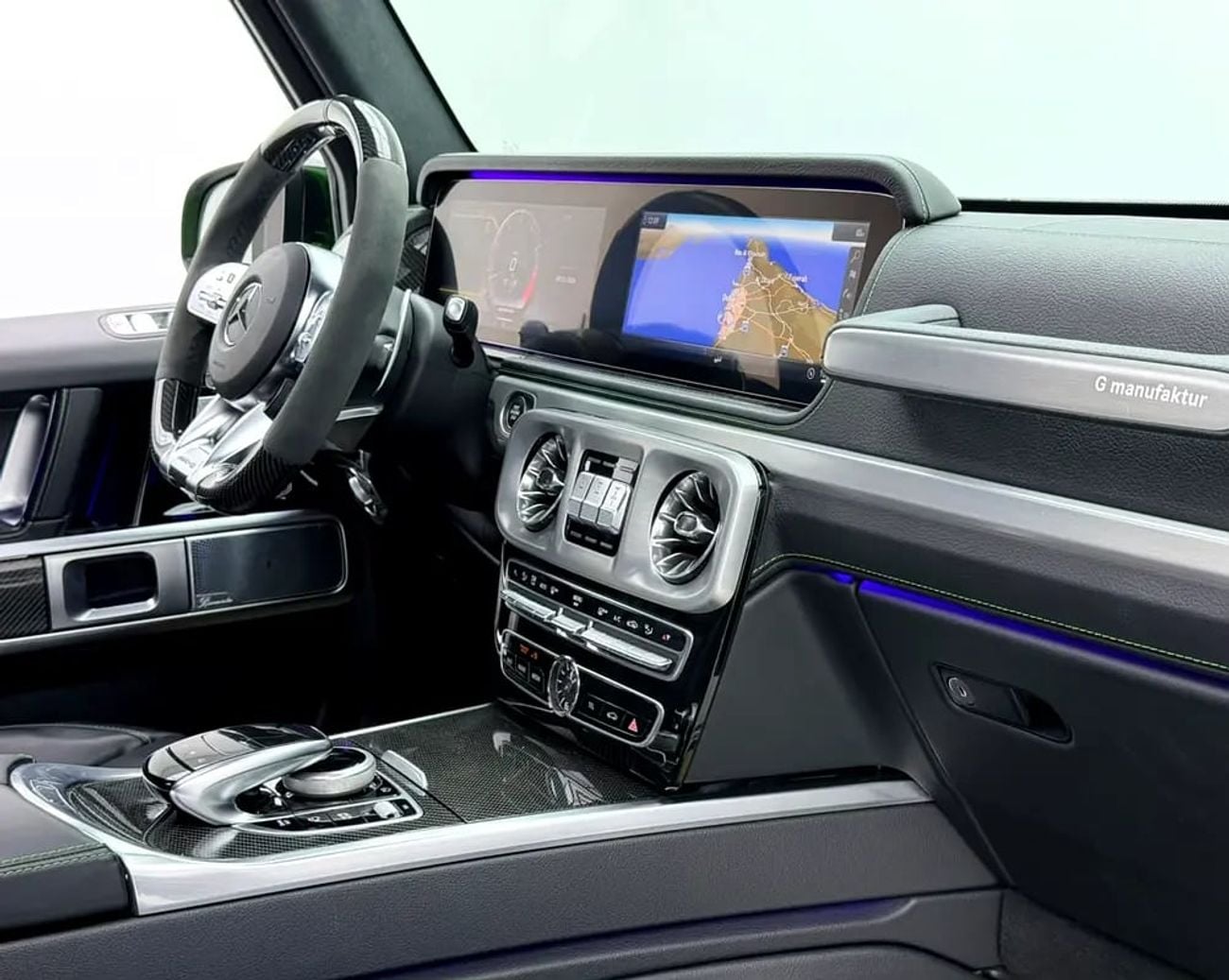 Mercedes Benz G63 AMG G63 AMG G Manufaktur, MB Warranty + Service Pack, Carbon Fiber Interior, GCC