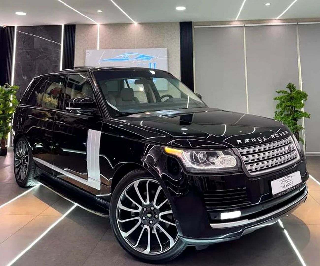 Land Rover Range Rover Supercharged 5.0L SUPERCHARGED VOGUE V8 || GCC II FULLY LOADED || PERFECT CONDITION || 98k