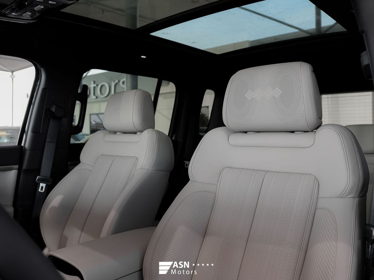 بي واي دي ليوبارد تيتانيوم 7 Ultra Edition 1.5 Plug-In Hybrid 190KM 4WD 2025 White Interior (Export Price)