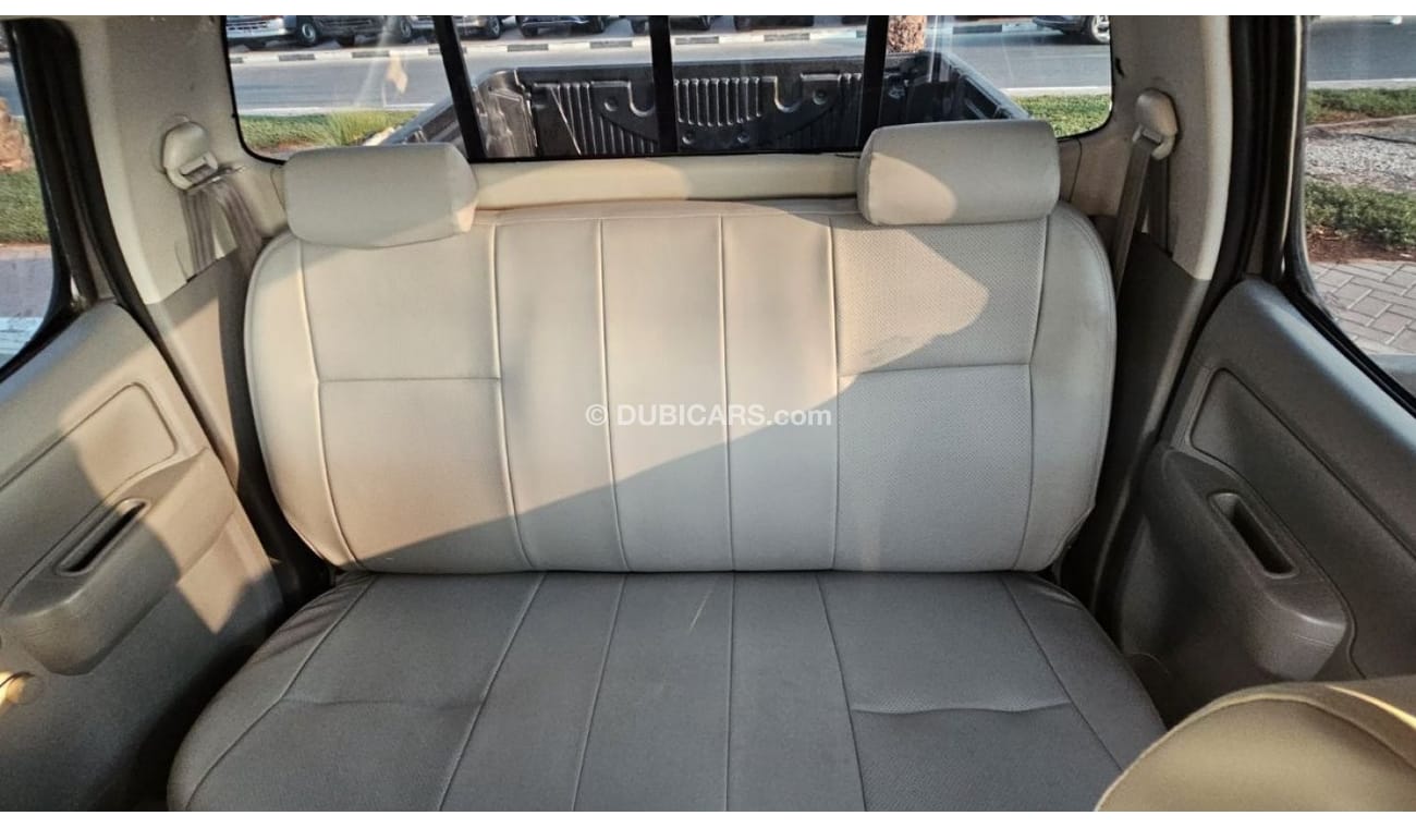 Toyota Hilux DIESEL 2KD | 2.5L ENGINE | LEFT-HAND-DRIVE | SIDE BODY STICKER | ALLOY RIMS | TINTED WINDOWS