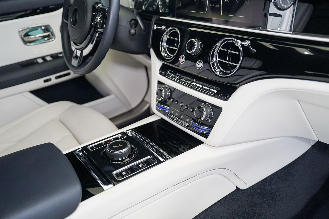 رولز رويس جوست 6.75T Short Wheelbase