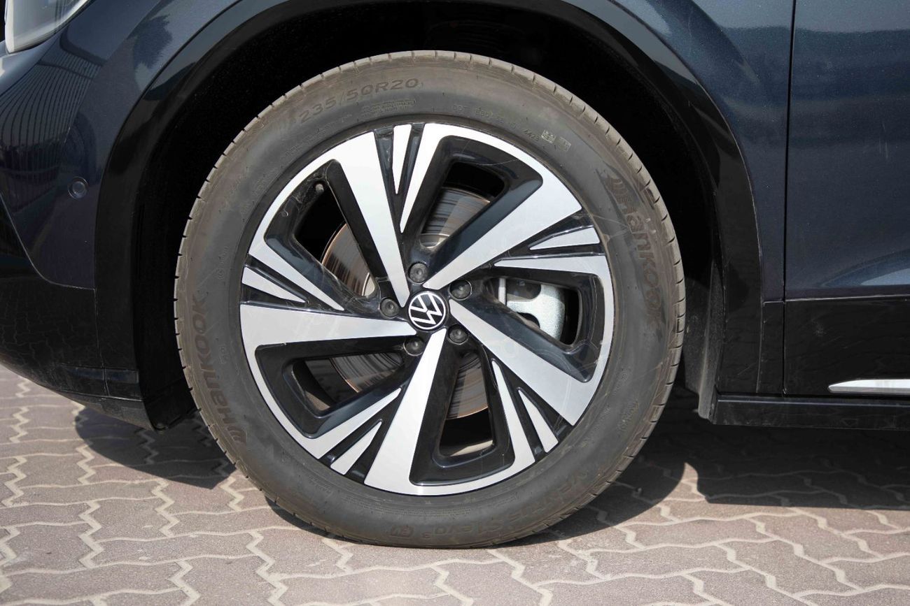 فولكس واجن ID.6 2024 Volkswagen ID6 Crozz Pro - Blue Inside Black | Export Only