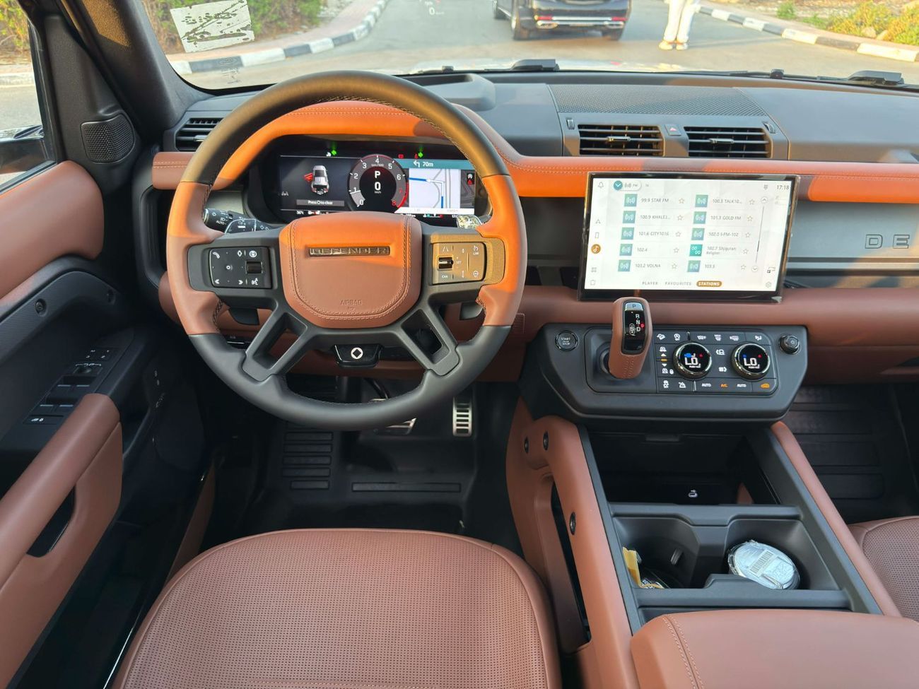 Land Rover Defender 110 P635 OCTA V8 **2025**GCC SPEC UNDER WARRANTY