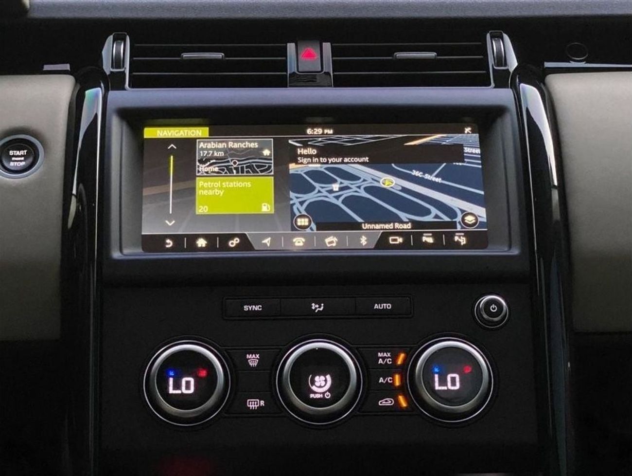 Land Rover Discovery GCC SPECS - 1ST OWNER - FULL SERVICE HISTORY - 4 CYLINDER - 7 SEATER 1 YEAR DEALER WARRANY