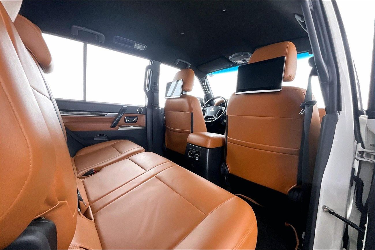 ميتسوبيشي باجيرو Signature Edition | شامل الضمان | 0 ﺪﻔﻋﺓ ﺃﻮﻟﻯ