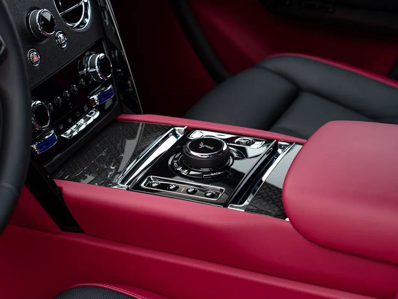 رولز رويس كولينان Black Badge | Brand | Bespoke Interior