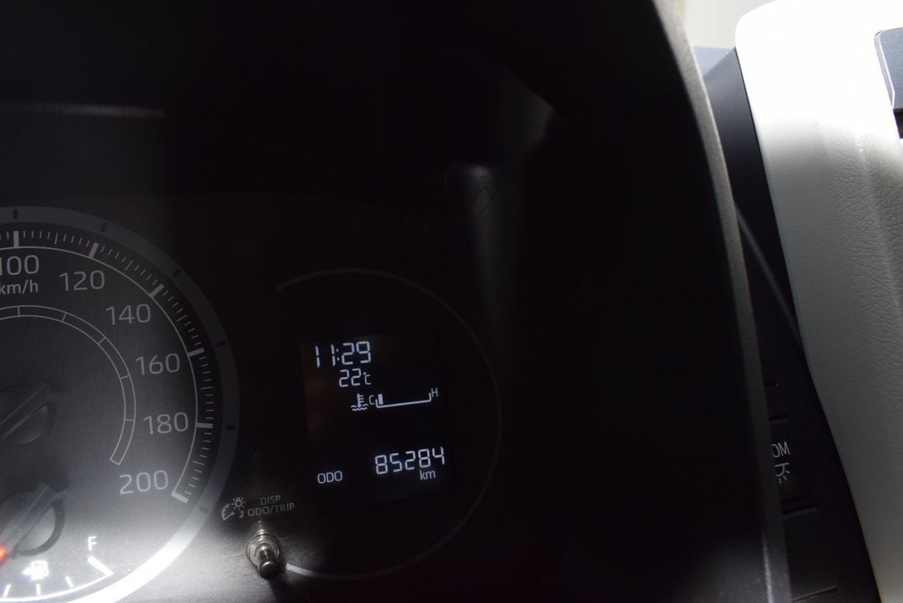 Toyota Hiace Commuter GL High Roof Toyota Hiace Highroof Bus 3.5 Ltr 13 seater, model:2020. Excellent condition