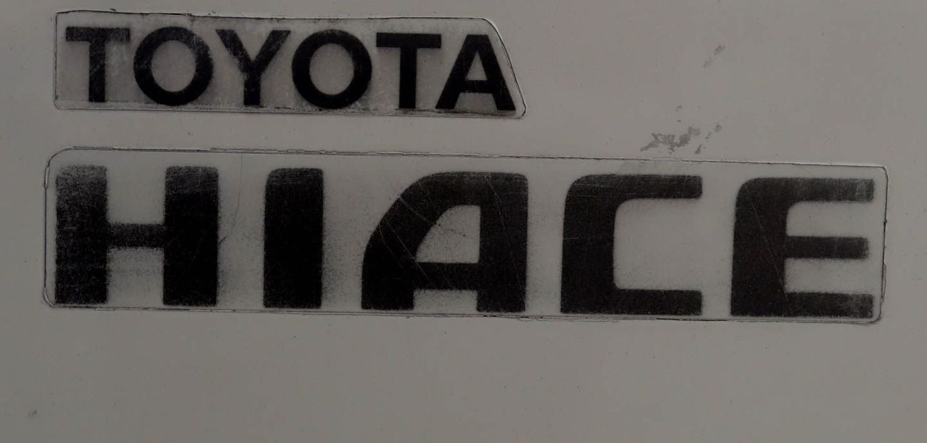 Toyota Hiace GL - Standard Roof 2.7L Toyota Hiace Van 2017 GCC , without accidents, in excellent condition