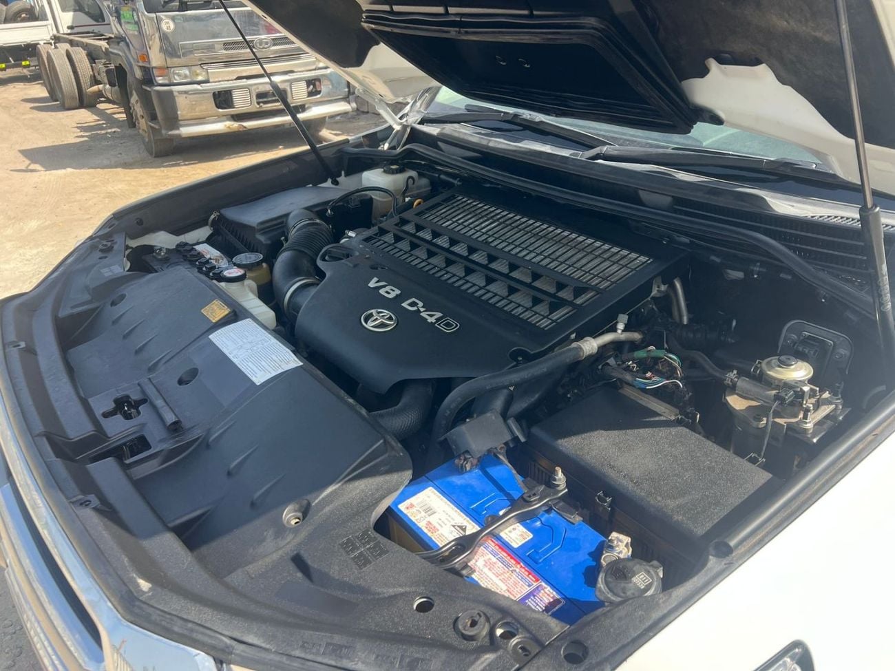 Toyota Land Cruiser GXR Land Cruiser ,Fuel Diesel ,Capacity 4500 cc ,Right Hand Drive ,For Export Only