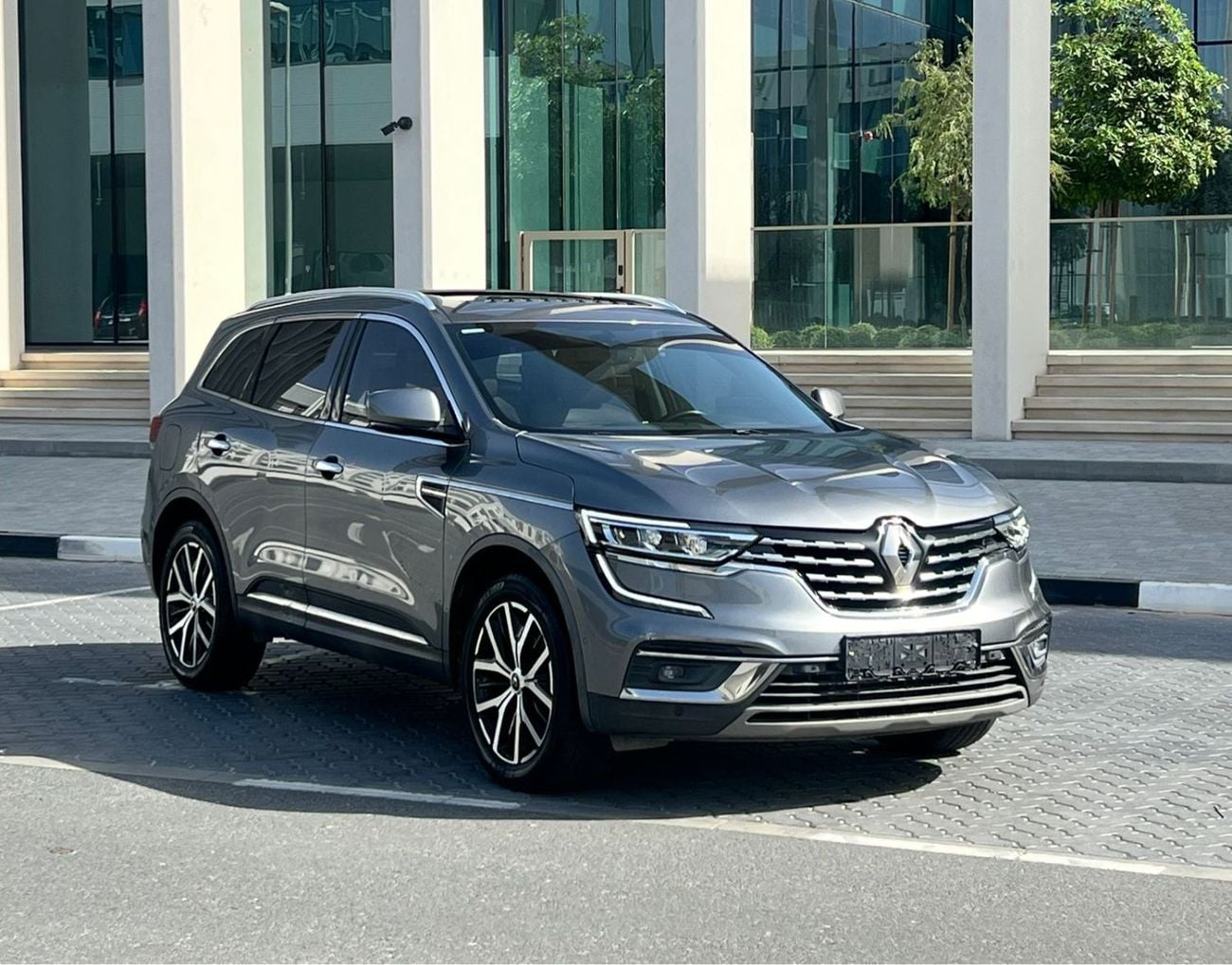 Renault Koleos 2022 Renault Koleos Limited Edition 2.5L 4x4 CVT Smooth Gear - Full Panoramic View - Front & Sensor
