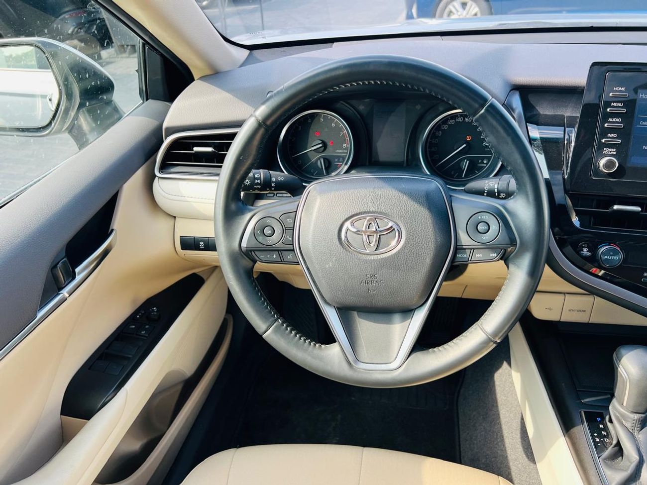 Toyota Camry SE 2.5L (181 HP)