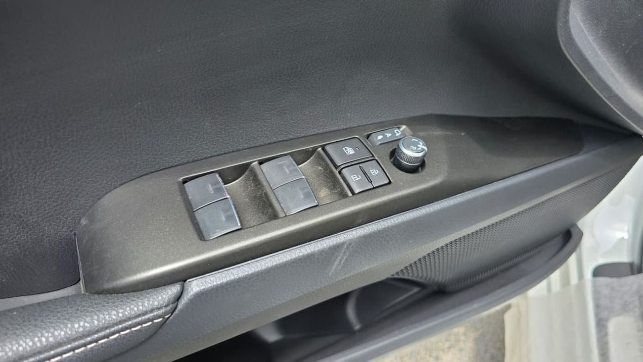 Toyota Camry XLE 2.5L Hybrid