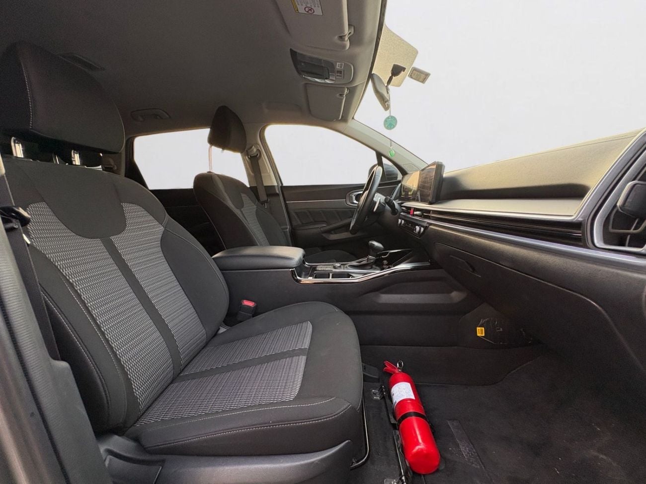 Kia Sorento AED 1,350 P.M | 0% DOWN PAYMENT | KIA SORENTO | 2.5L I4 | AGENCY WARRANTY | FULL AGENCY SERVICE HIST