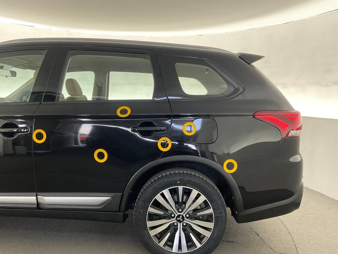 ميتسوبيشي آوتلاندر 2.5 GLX AUTO 4WD 7SEAT ML FABRIC SEATS | شامل الضمان | 0 ﺪﻔﻋﺓ ﺃﻮﻟﻯ